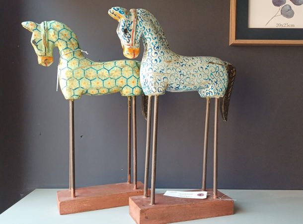 Caballos madera policromada 42x29